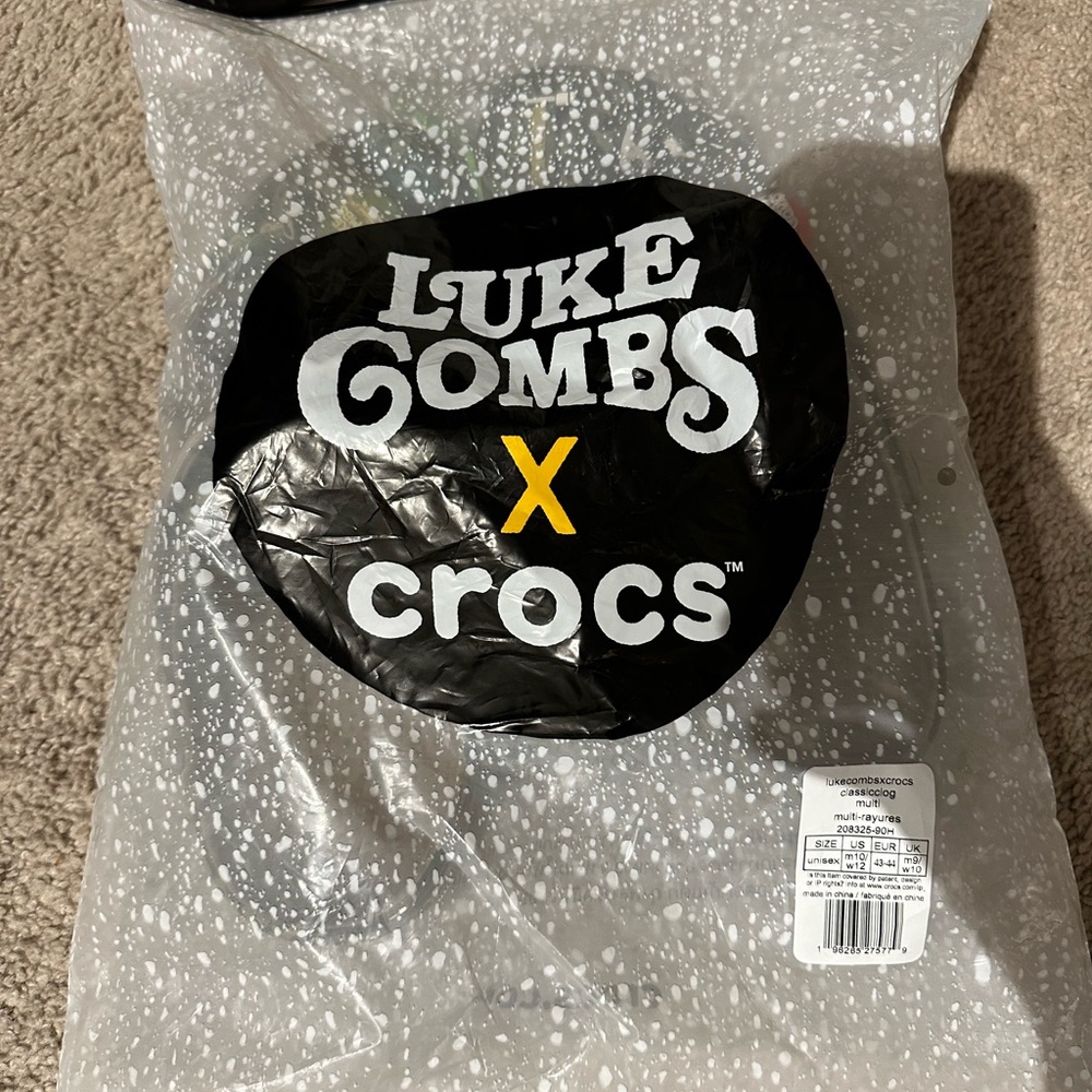 Luke Combs x Crocs